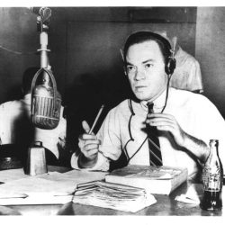 Alan freed called himself the rhythm and blues king.